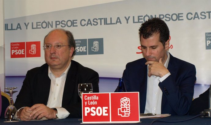 Luis Tudanca (derecha) junto al socialista salmantino Enrique Cabero. 