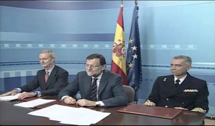 El presidente del Gobierno, Mariano Rajoy, en videoconferencia con las misiones