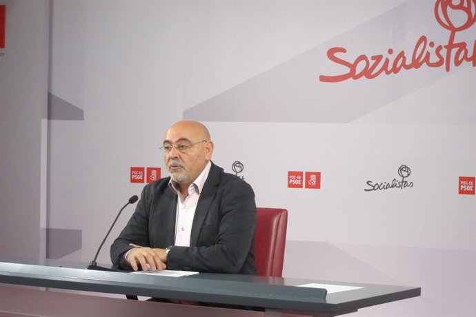 El portavoz del PSE en el parlamento, José Antonio Pastor