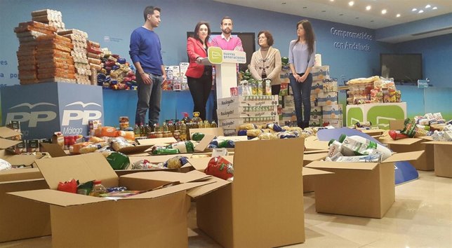 Recogida de alimentos navidad 2014 NNGG PP Málaga Verde Cid comedor 