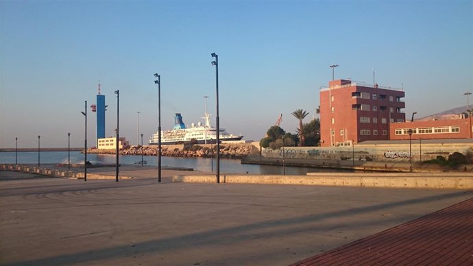 Un crucero en el Puerto de Almería