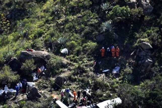 Rescatan los cuerpos de los siete fallecidos en el accidente en santander, colom