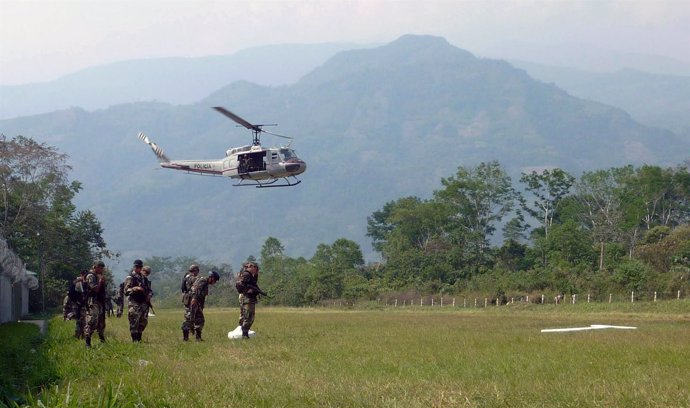 Policía peruana antinarcóticos 