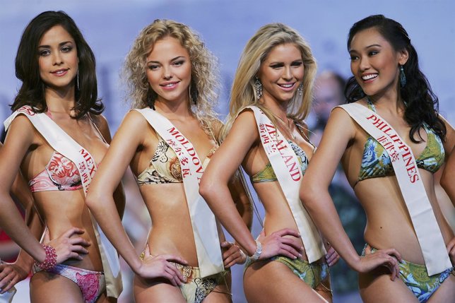 Contestants of the 55th Miss World 2005, (L