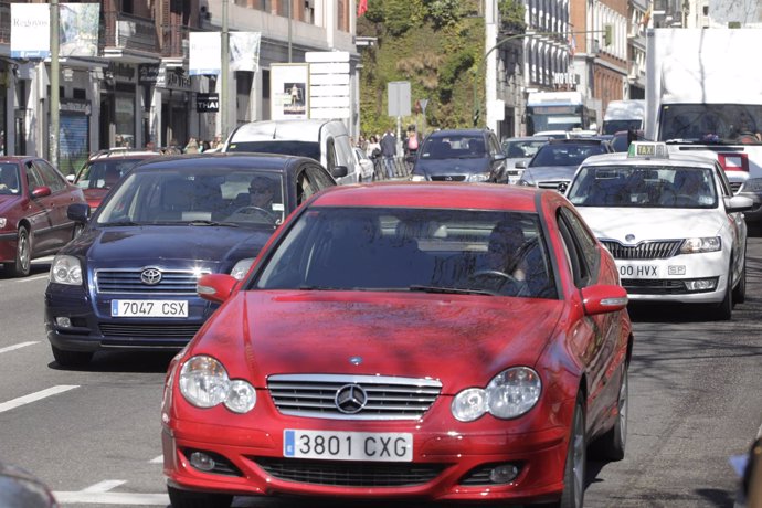 Recursos tráfico urbano. Coches. Conducción