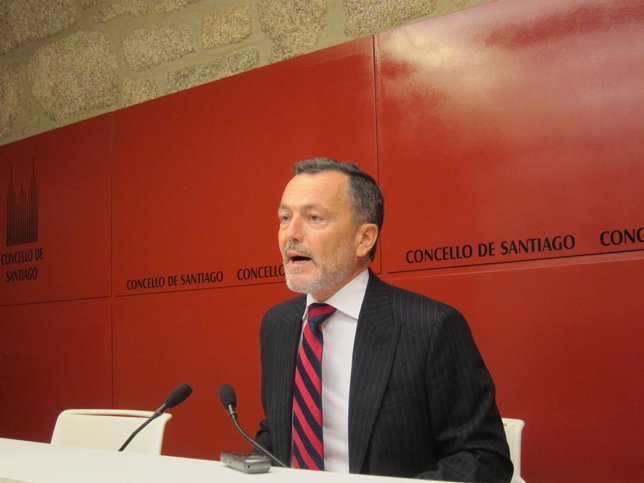 Agustín Hernández, alcalde de Santiago