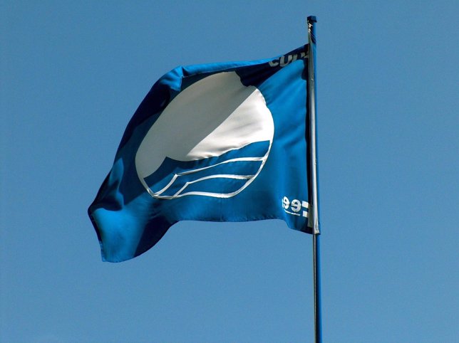 Una Bandera Azul Ondea En Punta Umbría. 