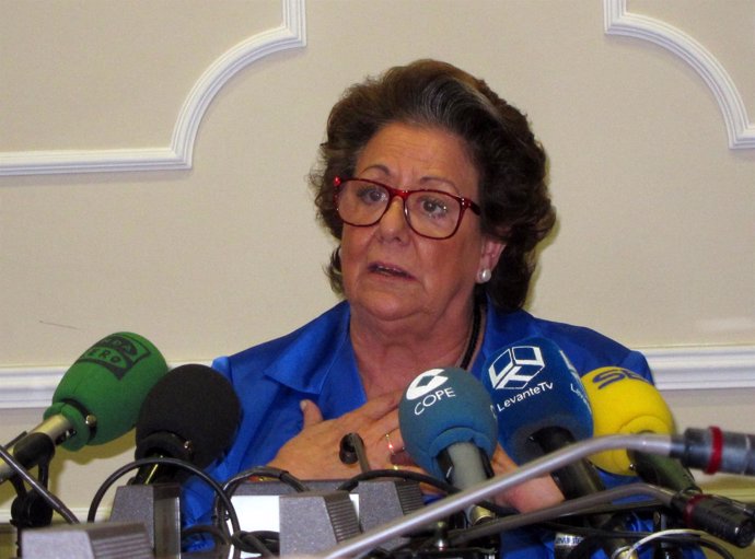 La alcaldesa de Valencia, Rita Barberá, en rueda de prensa.