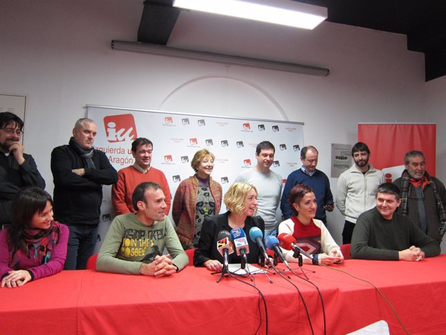 Luquin ha presentado su candidatura junto a sus compañeros de IU Aragón