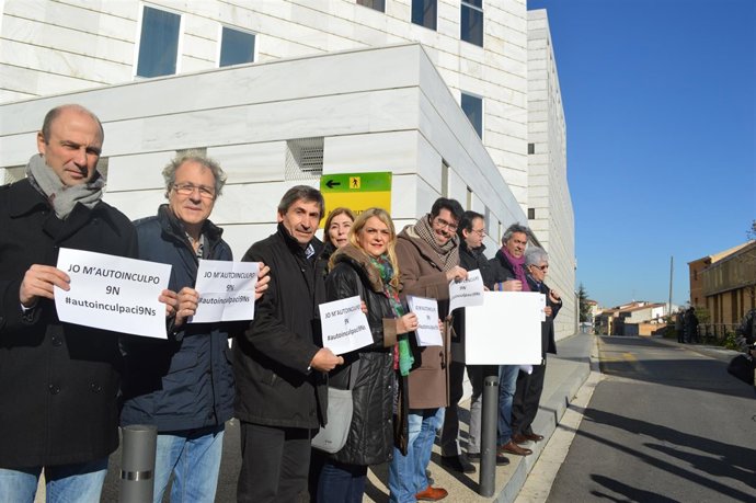 Diputados Del Parlament, Senadores Y Diputados Del Congreso Por Ciu Se Autoincul