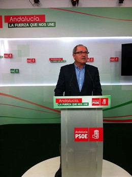El secretario de Organización del PSOE-A, Juan Cornejo