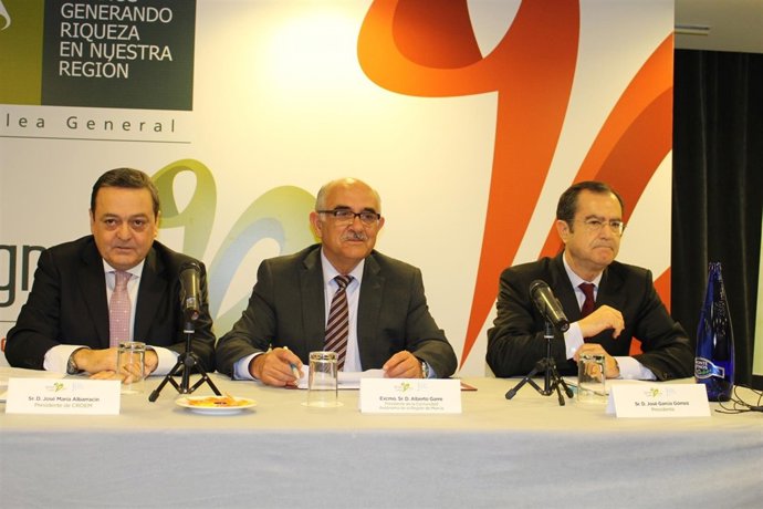 El presidente Alberto Garre clausura la Asamblea General de Agrupal 