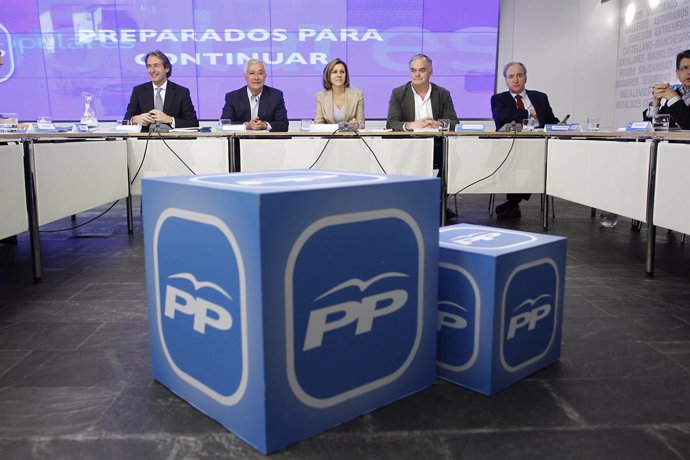 Cospedal, Arenas y Pons en la sede nacional del PP