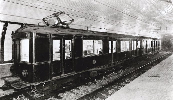 Primeros trenes del Metro de Barcelona en 1924