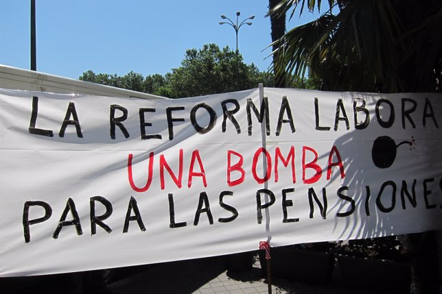 Cartel De Pensionistas Contra La Reforma Laboral