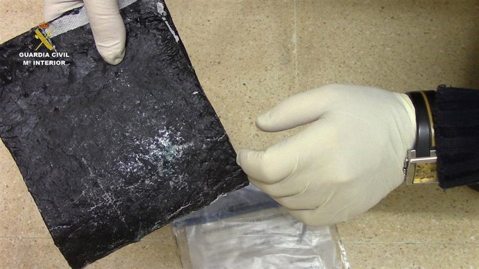 Bolso impregnado con cocaína incautado en Lleida