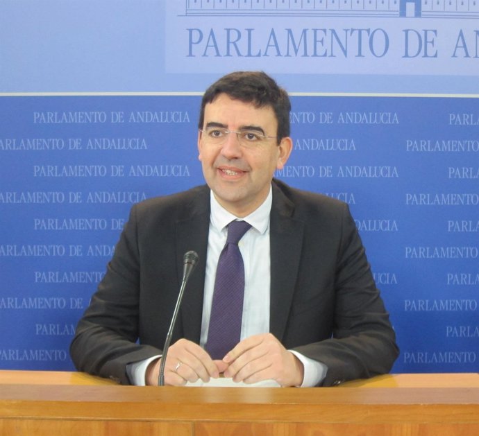 El portavoz parlamentario del PSOE-A, Mario Jiménez