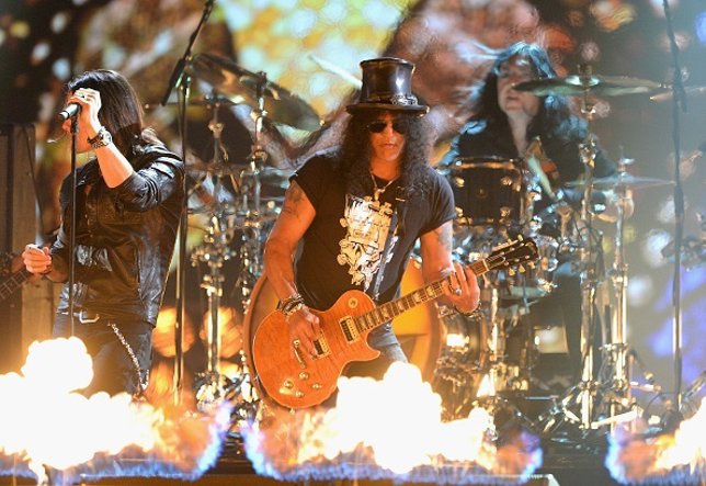 Actuación de Slash en los MTV EMA 2014