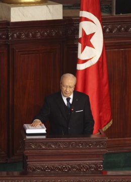 El presidente de Túnez, Beyi Caid Essebsi, toma posesión