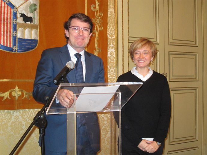 Fernández Mañueco (i)