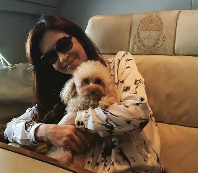 Cristina Fernández con su perra Lolita