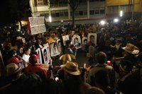 Los padres de los 'normalistas' despiden el año pidiendo justicia