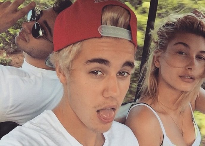 JUSTIN BIEBER