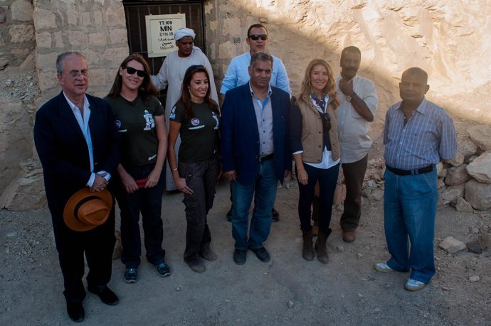 Autoridades y técnicos