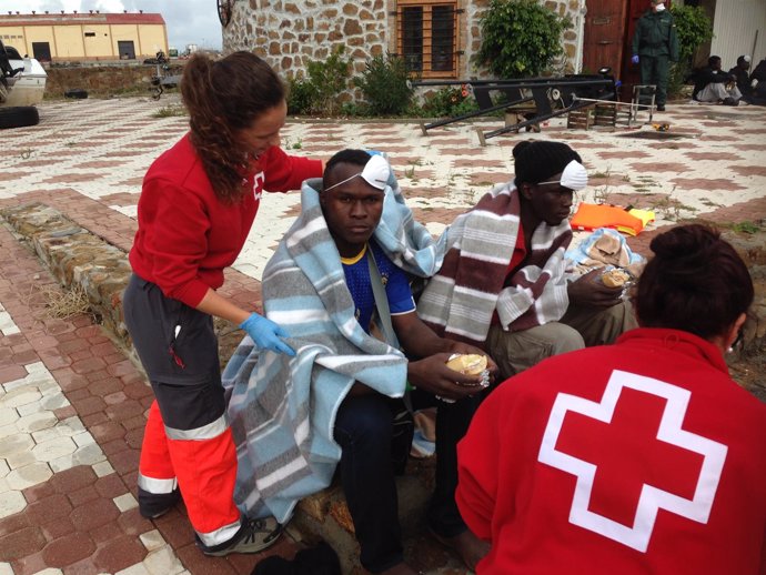Rescatan a nueve inmigrantes cerca de Ceuta