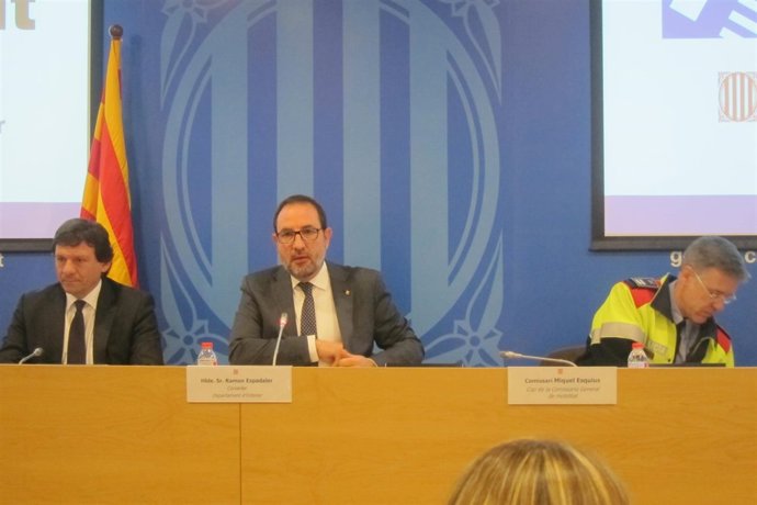 Joan J.Isern (SCT) conseller R.Espadaler, Miquel Esquius (jefe Movilidad Mossos)