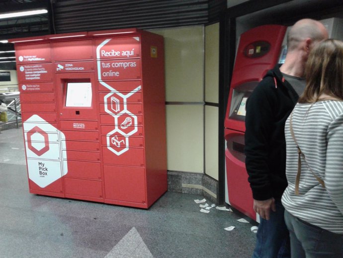 Consigna de 'My Pick Box' en la estación de Colón de Metrovalencia.