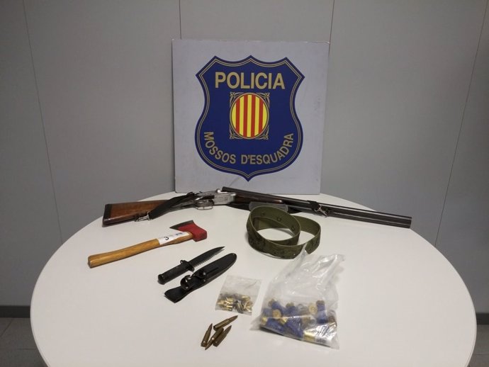 Armas incautadas al detenido en Lluçà