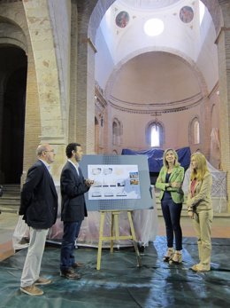 Autoridades visitan las obras en la Iglesias de San Juan en Alba de Tormes el pa