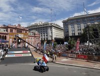 La chilena Paula Galvez inaugura simbólocamente el rally Dakar en Argentina