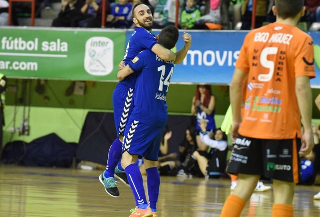Ricardinho celebra el primer gol ante el Burela