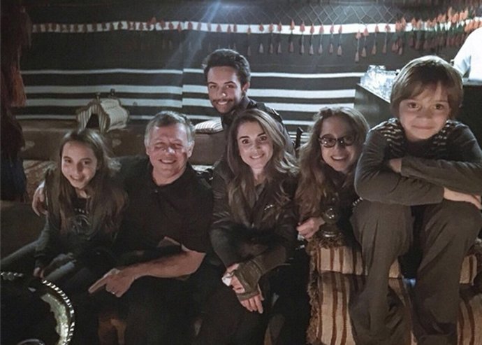 Rania de Jordania comienza el 2015 en familia y con mucho amor 