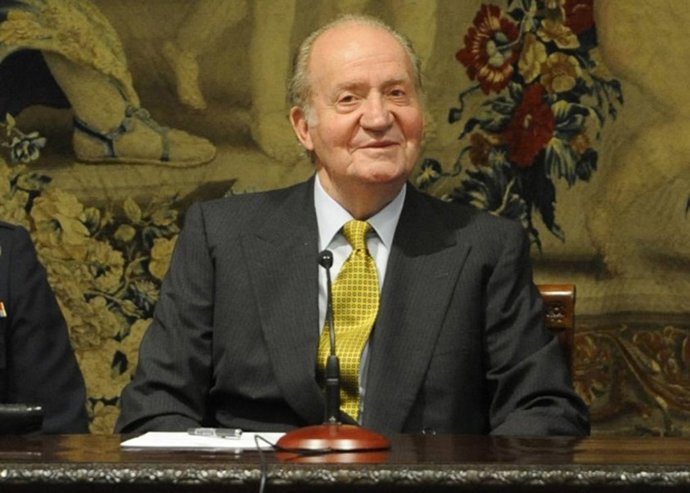El Rey Juan Carlos celebra su primer cumpleaños alejado ya del tron             