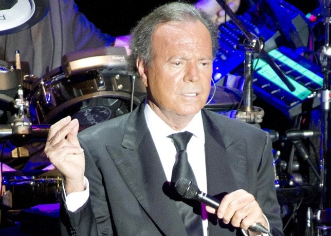 CONCIERTO DE JULIO IGLESIAS PODRÍA RETIRARSE DE LOS CONCIERTOS 