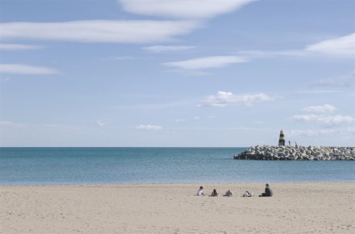 Turistas en una playa de Málaga 