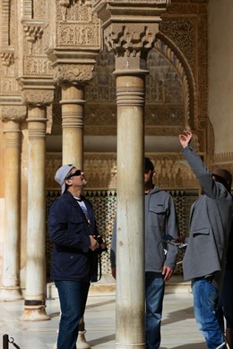   El Actor Benicio Del Toro En La Alhambra