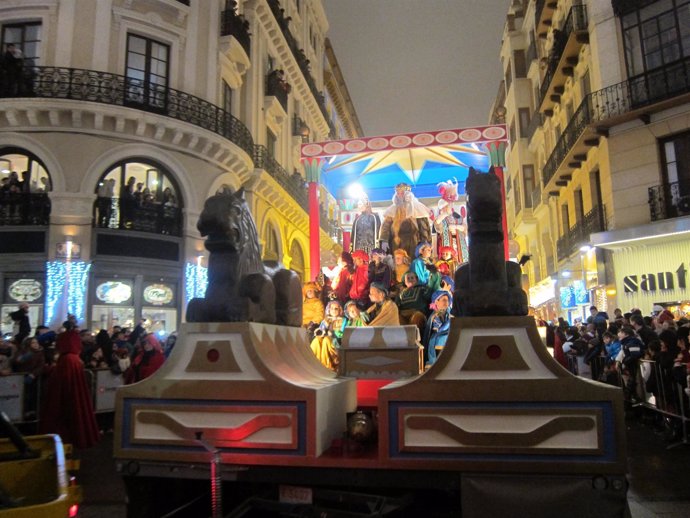 La Cabalgata de los Reyes Magos en la capital aragonesa.