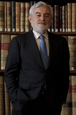 Darío Villanueva, nuevo director de la RAE