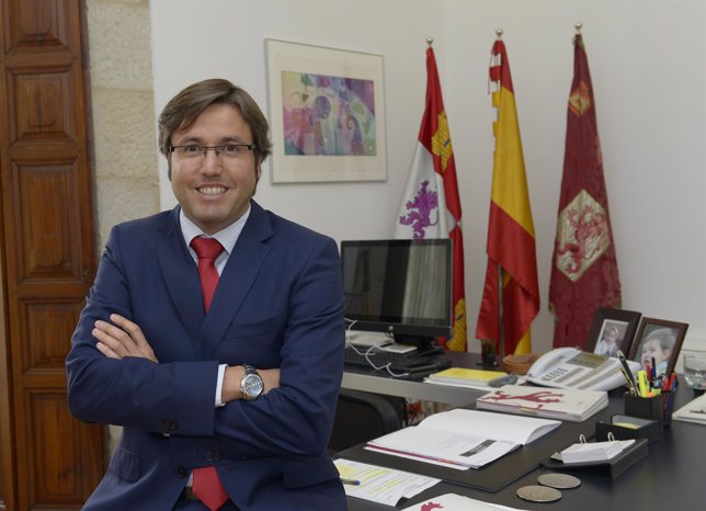 Fotos oficiales de Emilio Orejas, Presidente de la Diputación de León