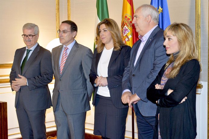 Susana Díaz se reúne con el presidente de la CEA y líderes de CCOO-A y UGT-A