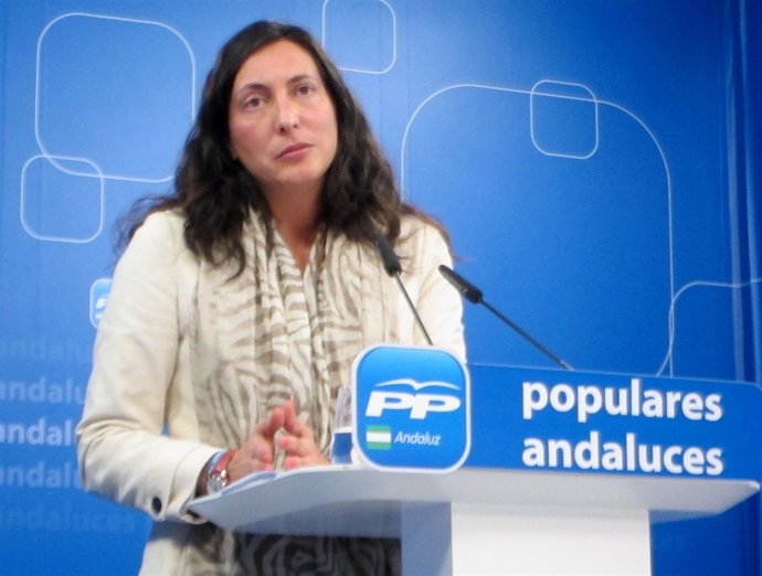 Loles López Gabarro en rueda de prensa en el PP-A