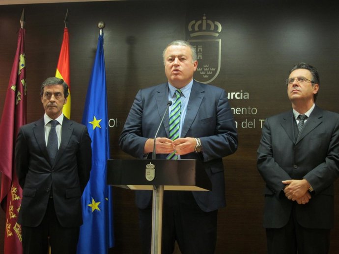 Bernabé en la rueda de prensa para avanzar mejoras en el transporte público