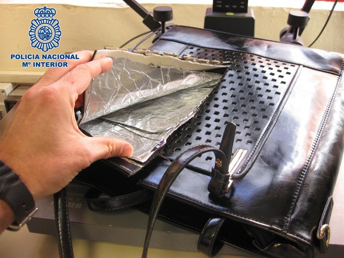 Bolso intervenido por la Policía Nacional