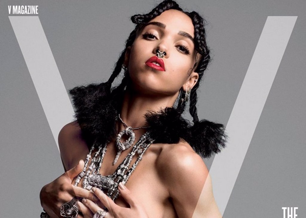 Fka Twigs La Novia De Robert Pattinson En Topless Para V Magazine