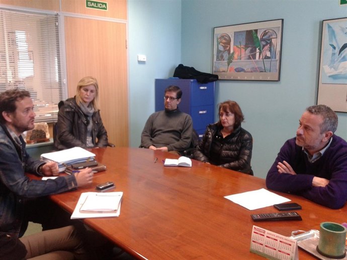 Reunión de IULV-CA con trabajadores de RTVA