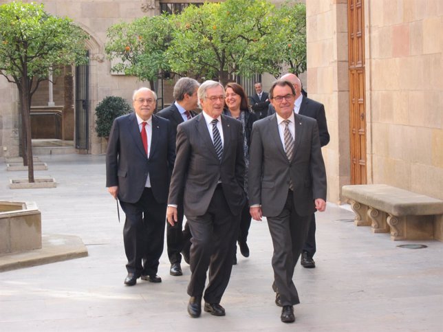 A.Mas-Colel (conseller) X.Trias (alcalde Barcelona) Artur Mas (pte.Generalitat)
